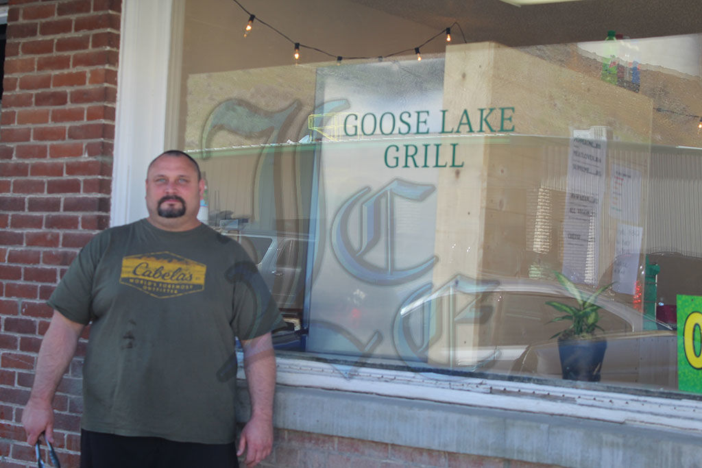 Goose Lake Grill opens its doors